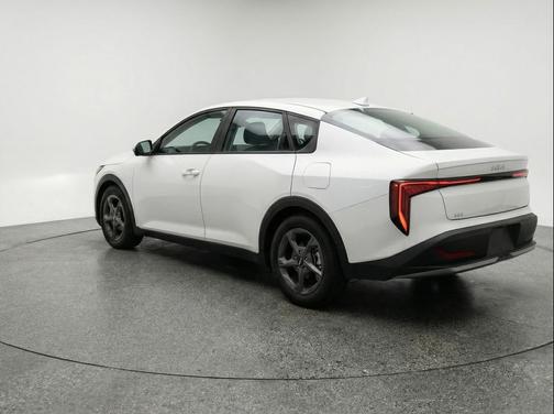 Snow White Pearl 2025 Kia K4 LXS