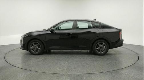 Aurora Black Pearl 2025 Kia K4 LXS