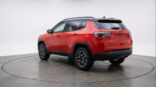 Red Hot Pearlcoat 2025 Jeep Compass Trailhawk