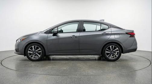 Gun Metallic 2025 Nissan Versa 1.6 SV
