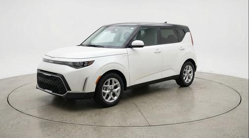 Snow White Pearl 2025 Kia Soul LX