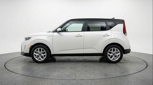 Snow White Pearl 2025 Kia Soul LX