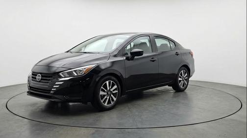Super Black 2025 Nissan Versa 1.6 SV