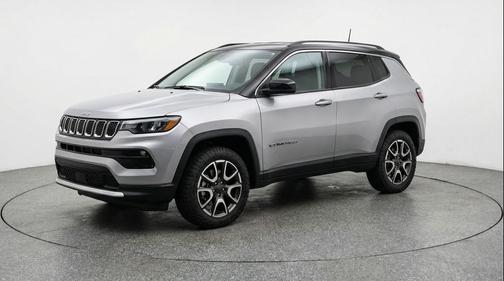 Silver Zynith Metallic Clearcoat 2025 Jeep Compass Trailhawk