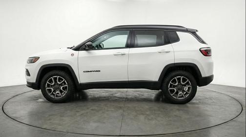 Bright White Clearcoat 2025 Jeep Compass Trailhawk