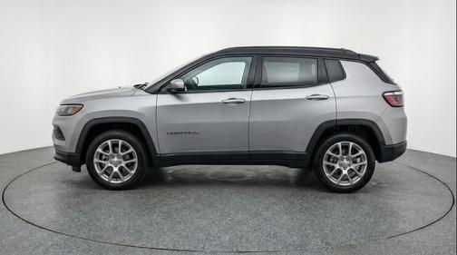 Silver Zynith Metallic Clearcoat 2025 Jeep Compass Limited