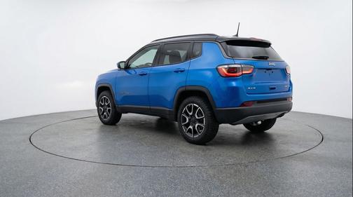 Hydro Blue Pearlcoat 2025 Jeep Compass Trailhawk