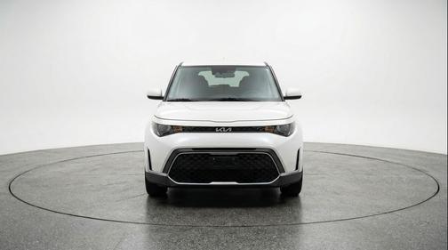 Snow White Pearl 2025 Kia Soul LX