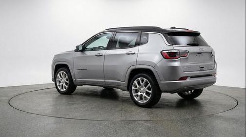 Silver Zynith Metallic Clearcoat 2025 Jeep Compass Limited