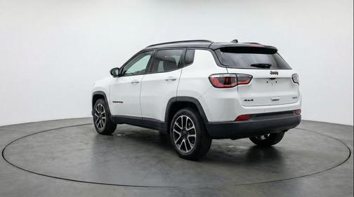Bright White Clearcoat 2025 Jeep Compass Trailhawk