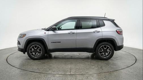 Silver Zynith Metallic Clearcoat 2025 Jeep Compass Trailhawk