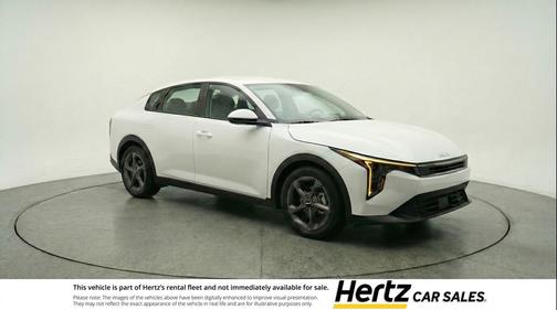 Snow White Pearl 2025 Kia K4 LXS