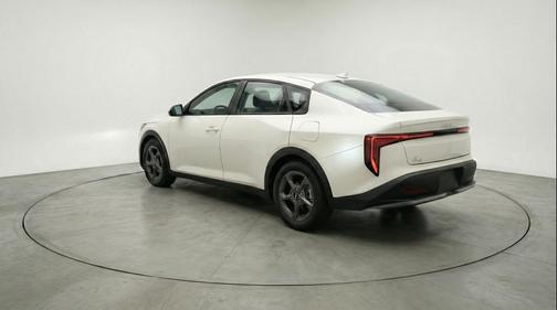 Snow White Pearl 2025 Kia K4 LXS