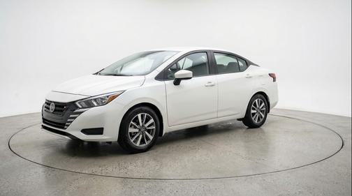 Aspen White Tricoat 2025 Nissan Versa 1.6 SV