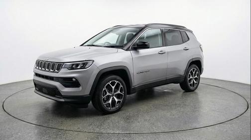 Silver Zynith Metallic Clearcoat 2025 Jeep Compass Limited