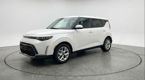 Snow White Pearl 2025 Kia Soul LX