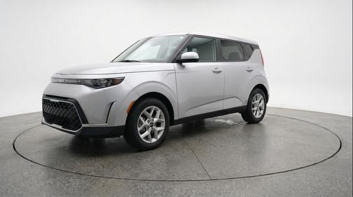 Steel Gray 2025 Kia Soul LX