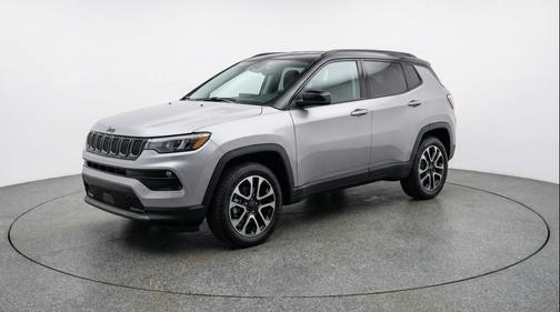 Silver Zynith Metallic Clearcoat 2025 Jeep Compass Trailhawk