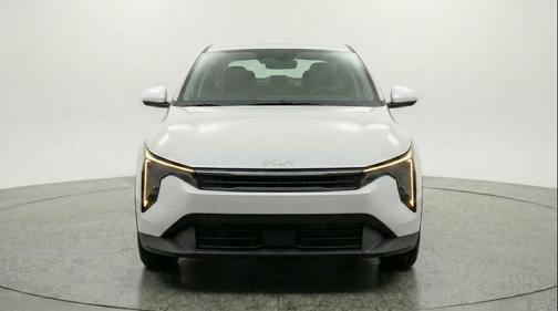 Snow White Pearl 2025 Kia K4 LXS