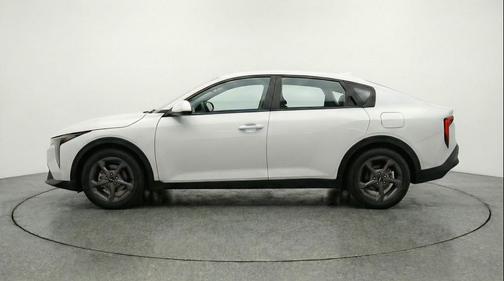 Snow White Pearl 2025 Kia K4 LXS