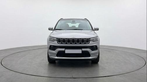 Silver Zynith Metallic Clearcoat 2025 Jeep Compass Limited