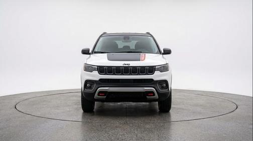 Bright White Clearcoat 2025 Jeep Compass Trailhawk