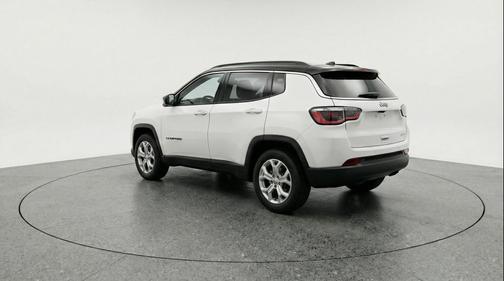 Bright White Clearcoat 2025 Jeep Compass Latitude