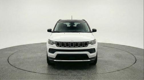 Bright White Clearcoat 2025 Jeep Compass Latitude