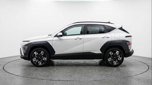 Atlas White 2025 Hyundai KONA SEL