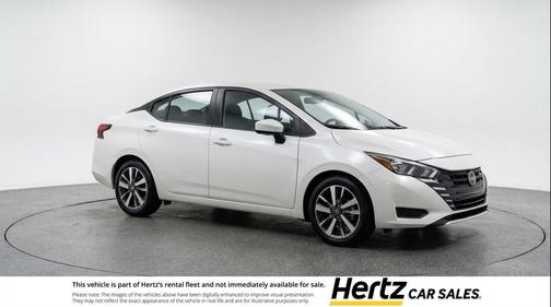 Aspen White Tricoat 2025 Nissan Versa 1.6 SV