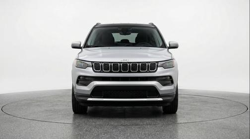 Silver Zynith Metallic Clearcoat 2025 Jeep Compass Limited