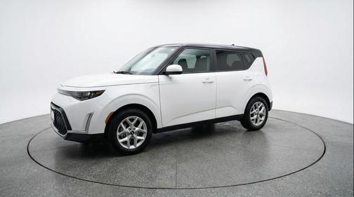Snow White Pearl 2025 Kia Soul LX