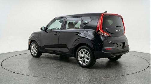Fusion Black 2025 Kia Soul LX