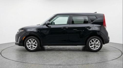 Fusion Black 2025 Kia Soul LX