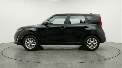 Fusion Black 2025 Kia Soul LX