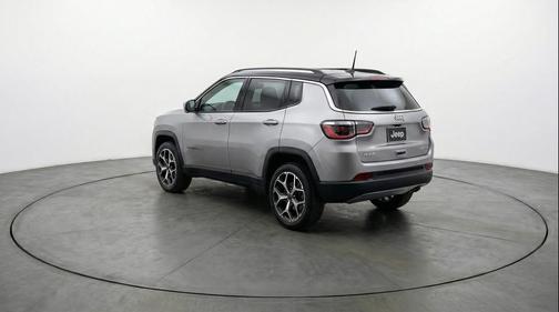 Silver Zynith Metallic Clearcoat 2025 Jeep Compass Limited