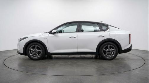 Snow White Pearl 2025 Kia K4 LXS
