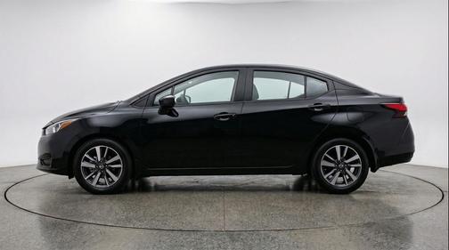 Super Black 2025 Nissan Versa 1.6 SV