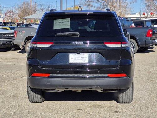 2024 Jeep Grand Cherokee Laredo