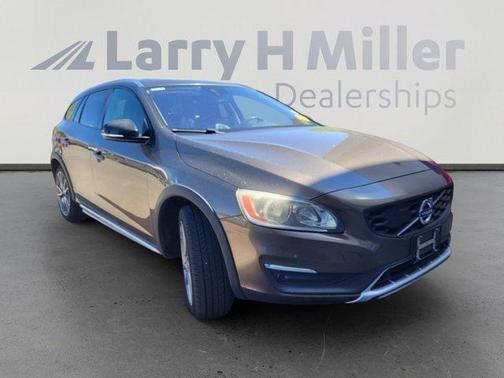 2016 Volvo V60 Cross Country T5