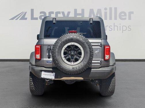 Gray Metallic 2022 Ford Bronco Black Diamond