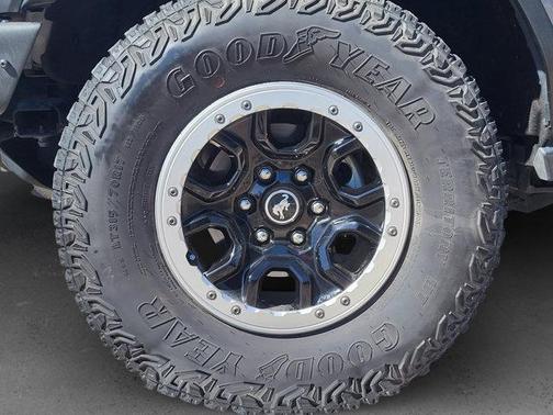 Gray Metallic 2022 Ford Bronco Black Diamond