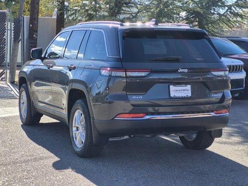 2025 Jeep Grand Cherokee Laredo X