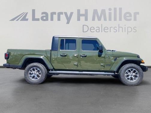 2024 Jeep Gladiator Sport