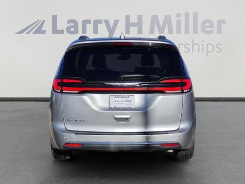 2021 Chrysler Pacifica Touring-L