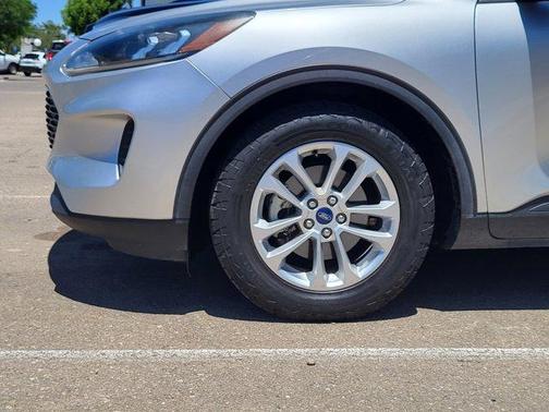 Ingot Silver 2020 Ford Escape SE