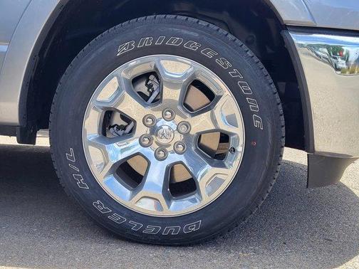 Billet Silver Metallic Clearcoat 2026 RAM 1500 Big Horn/Lone Star