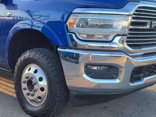 Blue Streak Pearlcoat 2019 RAM 3500 Laramie