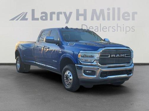 Blue Streak Pearlcoat 2019 RAM 3500 Laramie