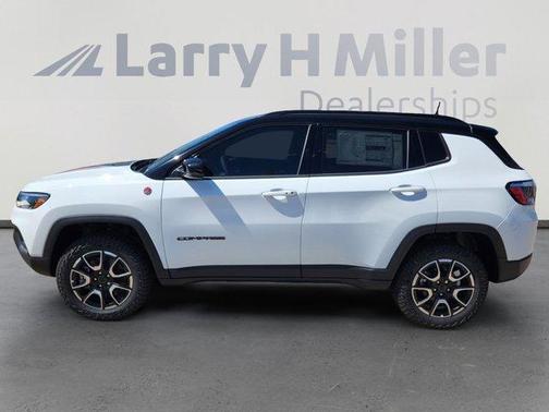 2025 Jeep Compass Trailhawk